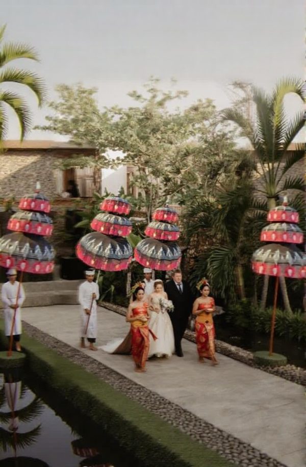 bali wedding tripple umbrella